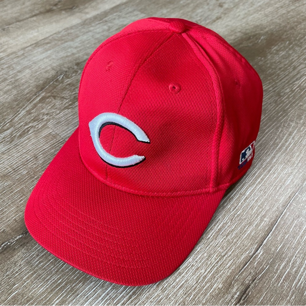 Cincinnati Reds Baseball hat with Logo Velcro snap back unisex